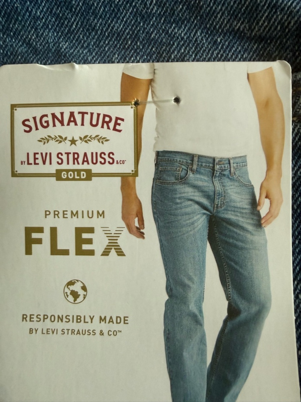 Signature by Levi Strauss Straight Leg Blue Jeans - Relaxed Fit - Picture 6 of 6
